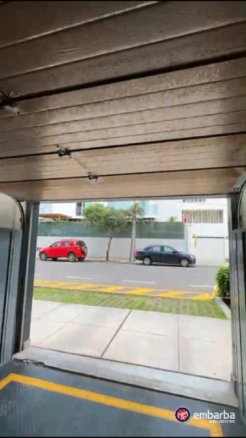 🚗🏗️ INGENIERÍA QUE OPTIMIZA ESPACIOS

Presentamos nuestro proyecto de monta vehículo de 5 paradas en el edificio Malecón Moore, ubicado en Miraflores, Lima.

⚙️ Sistema hidráulico con pistón central.
🏋️ Capacidad de carga de 3,000 kg.
🔧 Tecnología, seguridad y eficiencia en cada detalle.

En EMBARBA Elevadores, desarrollamos soluciones a medida para cada proyecto.

EMBARBA Elevadores 🇵🇪 | Ingeniería que te eleva.

#EmbarbaElevadores #MontaVehículo #Ingeniería #Miraflores #Lima #SolucionesDeElevación #Innovación